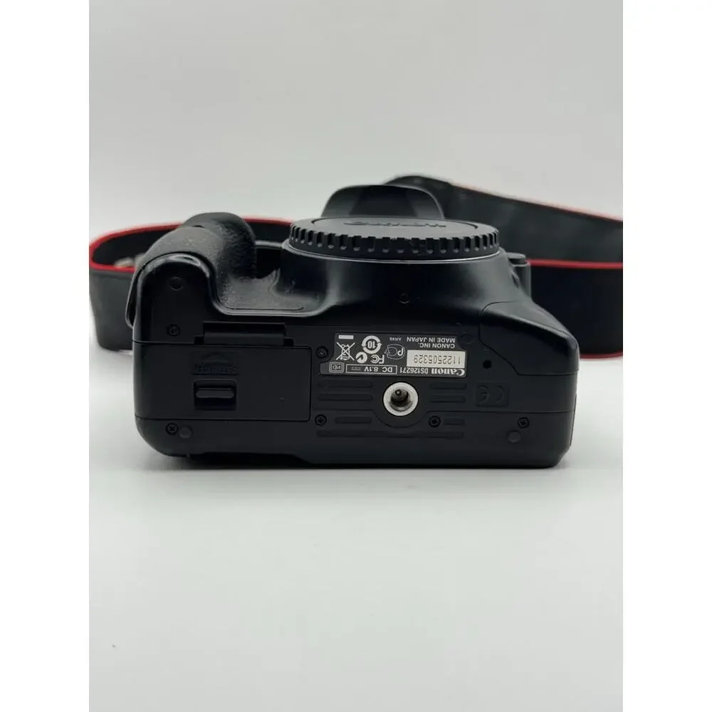 Canon EOS Rebel T2i DSLR Camera Body Strap Charger New Battery Turns On Black
